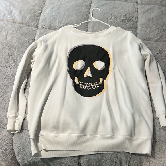 Wildfox Skull Sweatshirt💀 - Picture 2 of 3
